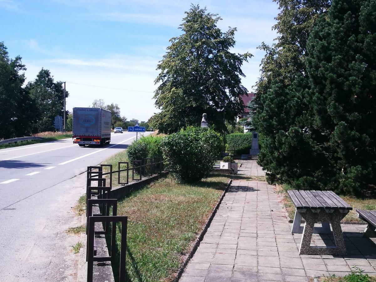 Ubytovani Jerabek Lasenice Bagian luar foto